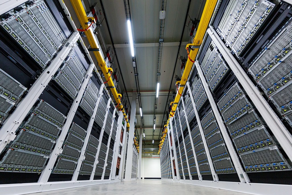 Modern enterprise data center infrastructure